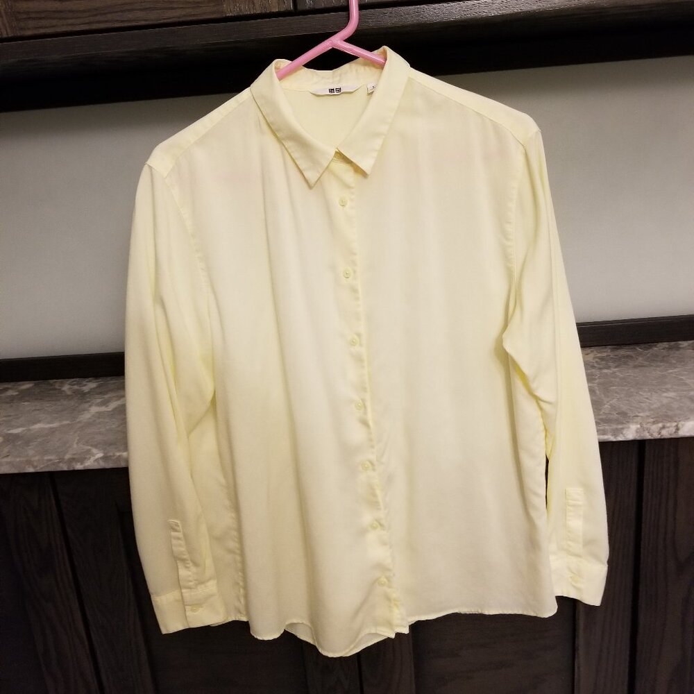 Uniqlo Women's Long Sleeve Button Down Shirt